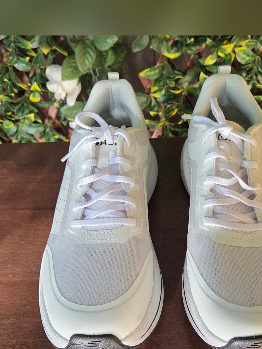 Skechers Max Cushioning Elite 2.0 Sneakers Women's Size 10 EU 40 White Black New - Picture 7 of 8